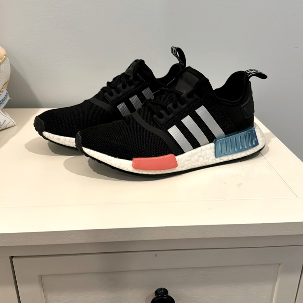 NMD R1 Young Boys/Men